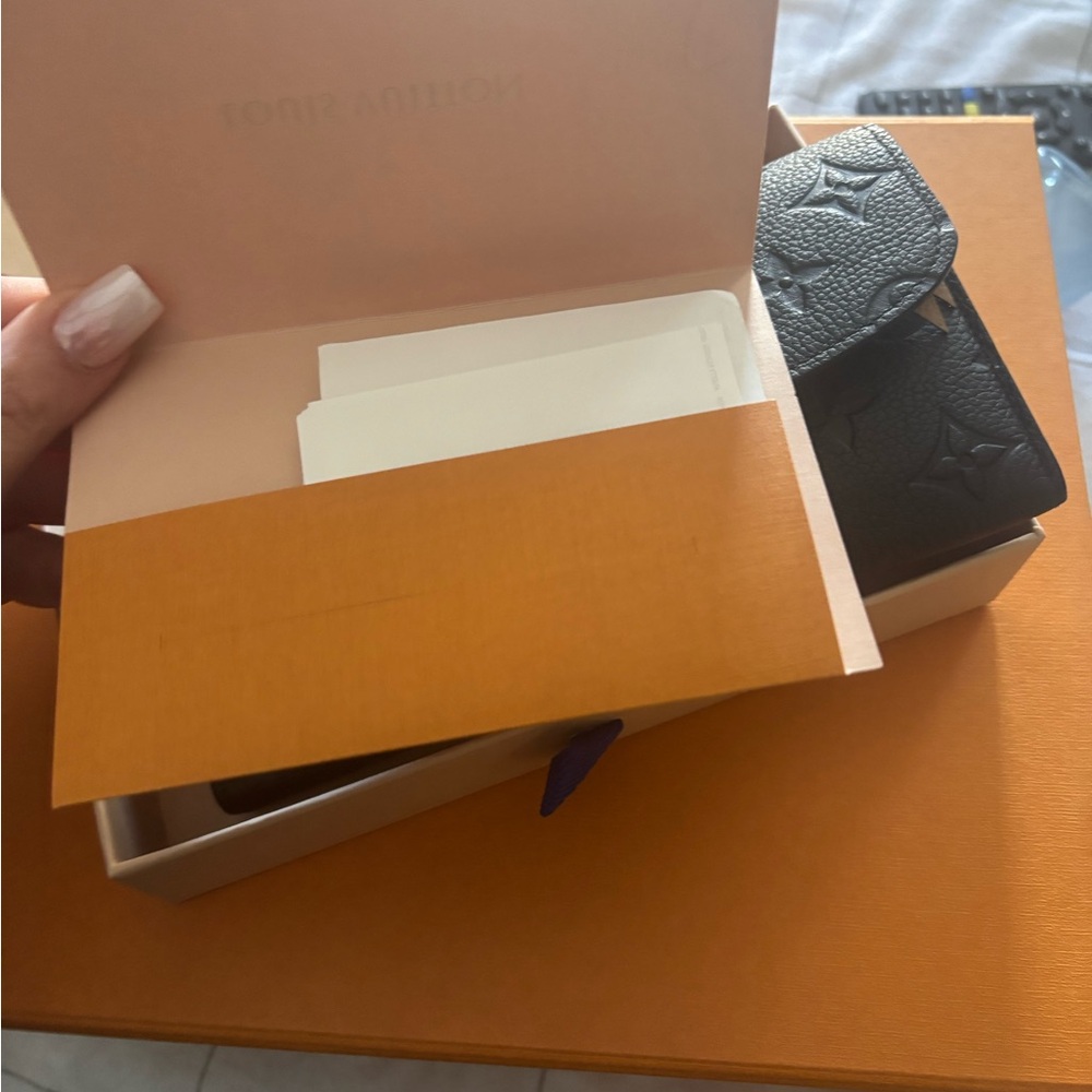 Louis Vuitton Black Belt Bag with Monogram Design - Picture 12 of 12